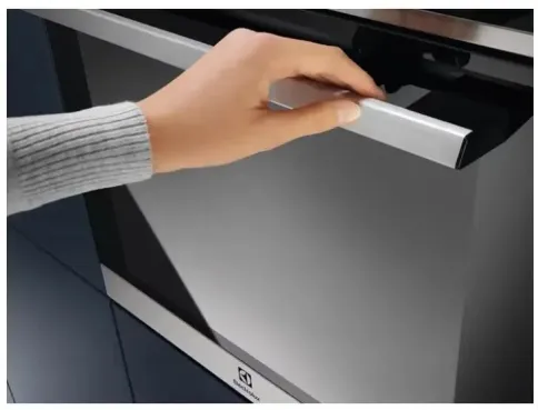 Electrolux EOE8P39WX фото 2