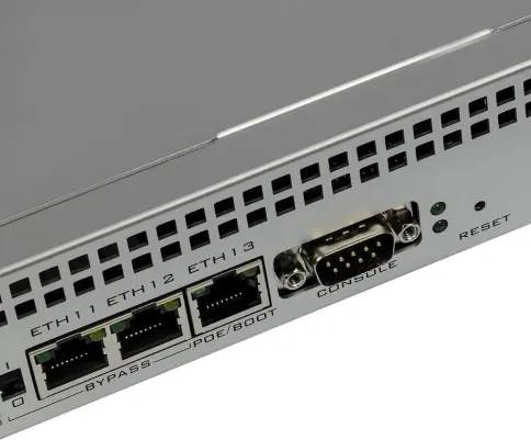 Mikrotik RB1100x4 фото 7