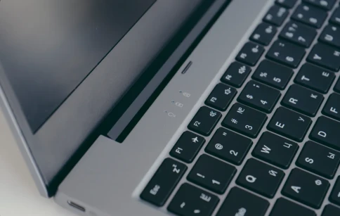 Ноутбук/ Ноутбук Айрон 14 Б1 14"(1920x1080 IPS)/Intel Core i5 1235U(1. фото 2