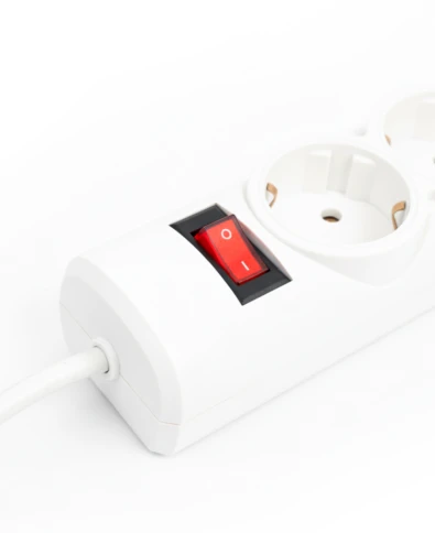 Сетевой фильтр PROGIX PG650, 6 розеток, белый, кабель 2 метра, с защитой от перегрузки, заземление, выключатель, мощность нагрузки 2200Вт, размер 320 х 50 х 40мм, сечение кабеля 3 х 0.75кв.мм. фото 3